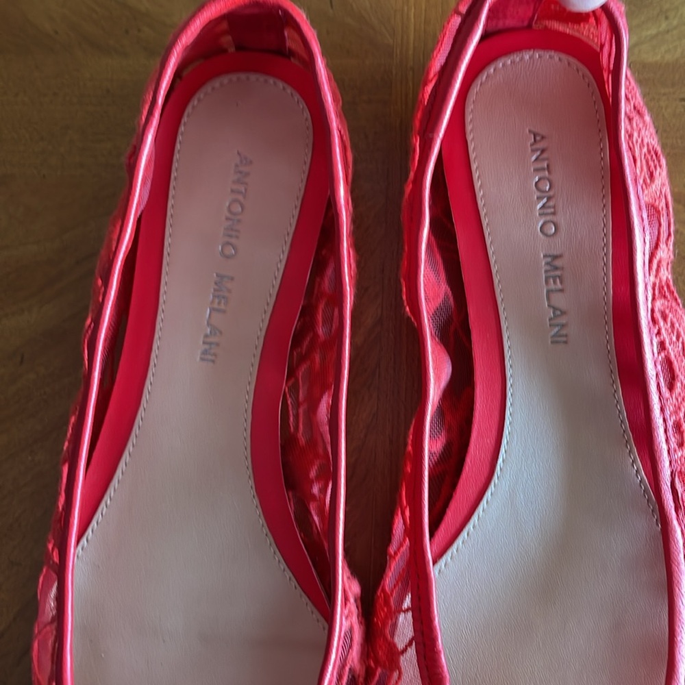 ❤️Red Lace Antonio Milano Flats Size 9 ❤️ - Picture 3 of 9